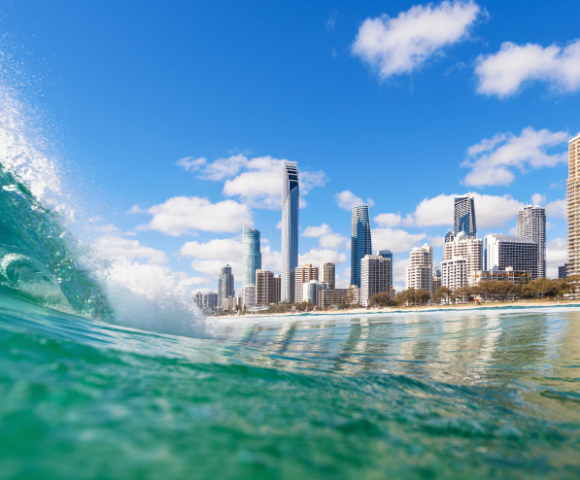 The Vibrant Surfers Paradise - Hopo