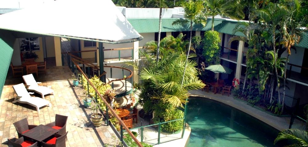 Bay Village Tropical Retreat Image 3