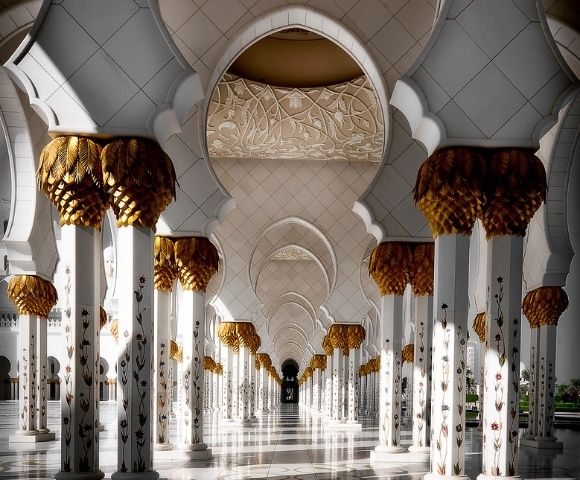 A Luxury Journey of Shimmering Skylines & Desert Sunsets Image 4