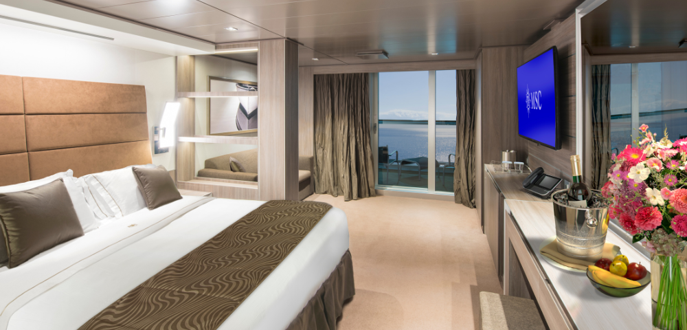 Yacht Club Deluxe Suite - Hero Image