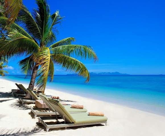 my-fiji-beach-chairs-at-vomo-island-fiji