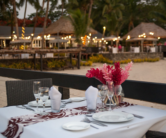 my-fiji-beach-dining-set-up-at-First-Landing-Beach-Resort-Villas