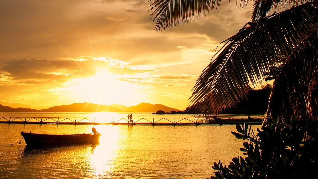 my-fiji-694756658-sunset-at-the-beach-at-nananu-i-ra-island-in-rakiraki