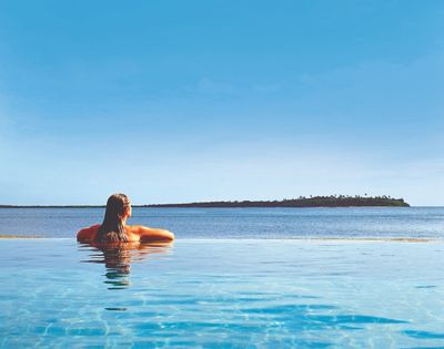 my-fiji-woman-in-infinity-pool-at-sheraton-denarau-villas