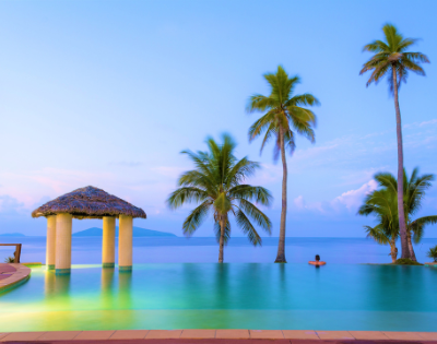 my-fiji-person-in-the-infinity-pool-at-mana-island-resort-and-spa