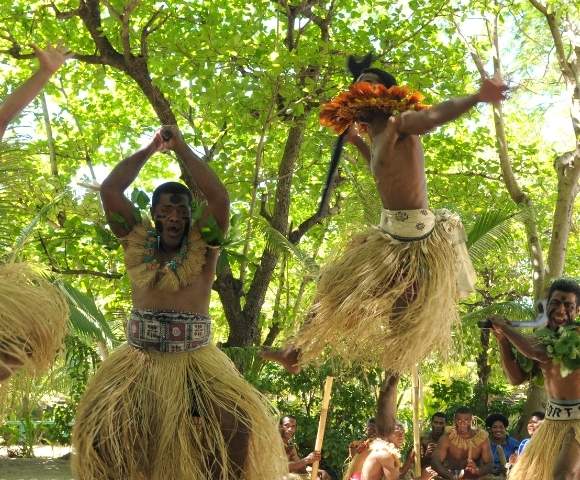 my-fiji-cultural-performance-at-treasure-island-resort