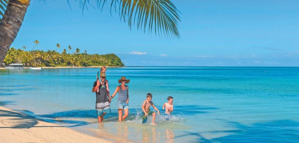 my-fiji-family-at-the-beach-at-plantation-island-resort