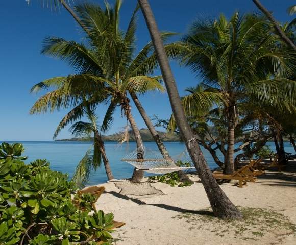 my-fiji-beach-hammocks-at-plantation-island-resort