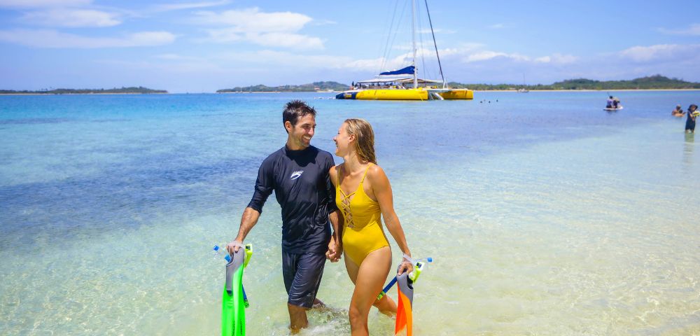 my-fiji-couple-snorkelling-with-sabre-in-mamanuca-islands