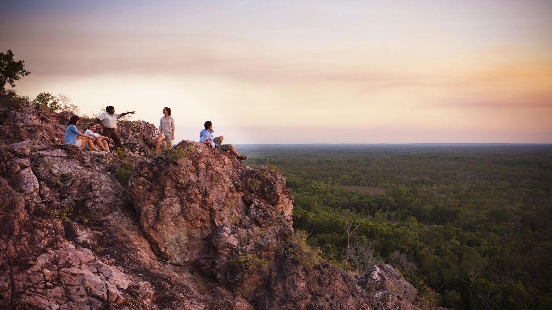 Australia-Northern-Territory-NT-Tour-Indigenous-Experiences-People-on-a-cliff-MY-HOLIDAY