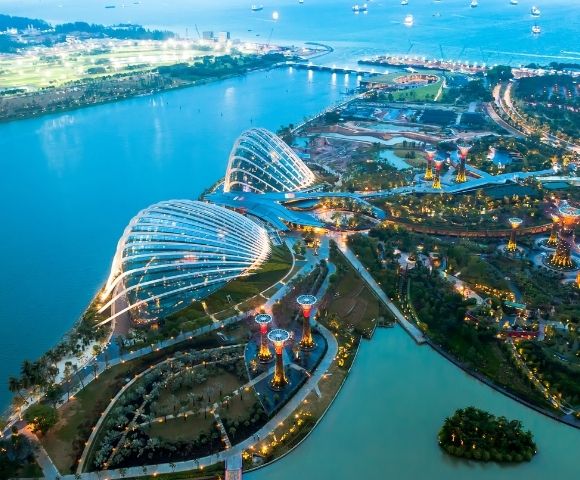 ASIA-SINGAPORE-SKYLINE-AERIAL-GARDENS-MY-HOLIDAY-580x480
