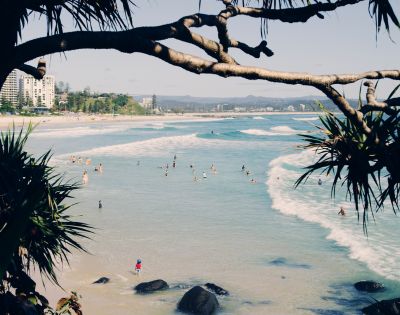 MY-HOLIDAY-Gold-Coast-Through-the-trees-to-Greenmount-beach