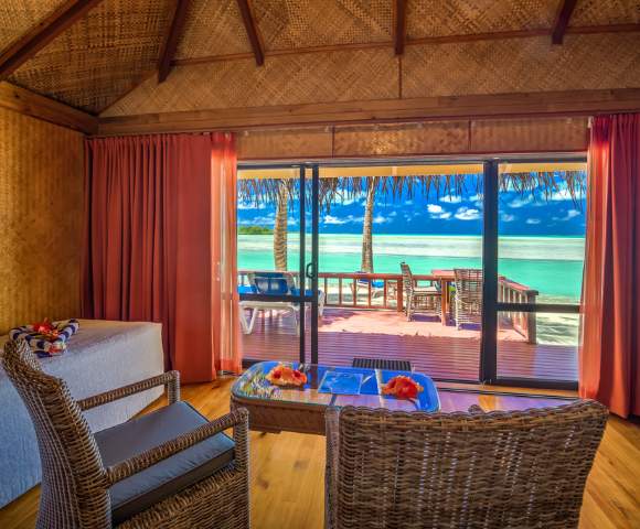 MY-HOLIDAY-THE-RAROTONGAN-BEACH-RESORT-LAGOONARIUM-DELUXE-BEACHFRONT-BUNGALOW