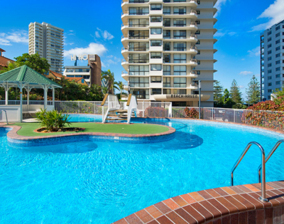 MY-HOLIDAY-ULTIQA-Beach-Haven-on-Broadbeach-swimming-pool-with-buildings-in-the-background