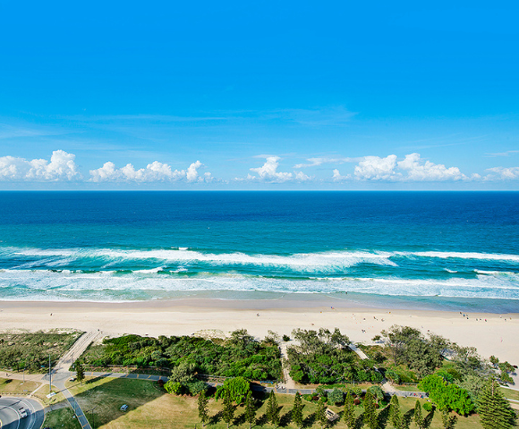 MY-HOLIDAY-ULTIQA-Beach-Haven-on-Broadbeach-view-of-the-beach-from-apartment
