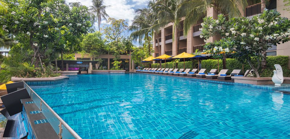 MY-HOLIDAY-Pool-at-Novotel-Phuket-Kata-Avista