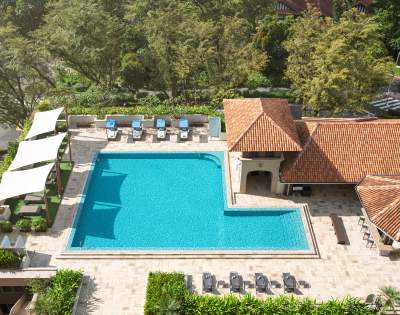 MY-HOLIDAY-Orchard-Rendezvous-Hotel-aerial-view-of-pool