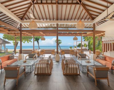 MY-HOLIDAY-Lounge-overlooking-the-beach-at-Hyatt-Regency-Phuket-Resort