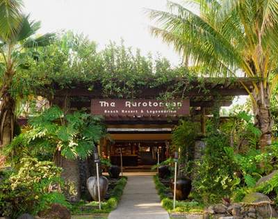 MYHOLIDAY-THE-RAROTONGAN-BEACH-RESORT-LAGOONARIUM-RESORT-ENTRANCE-IN-DAYTIME