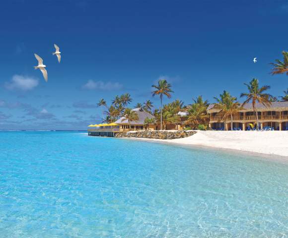 MYHOLIDAY-SANCTUARY-RAROTONGA-ON-THE-BEACH-SEAFRONT-VIEW-OF-RESORT