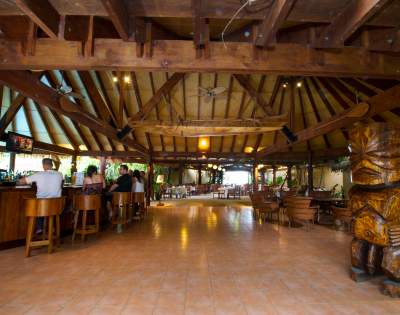 MYHOLIDAY-SANCTUARY-RAROTONGA-ON-THE-BEACH-INTERIOR-OF-BAR-AND-RESTAURANT