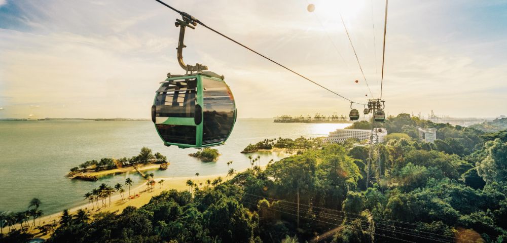 my-holiday-cable-car-in-the-sunshine-on-sentosa-island-in-singapore
