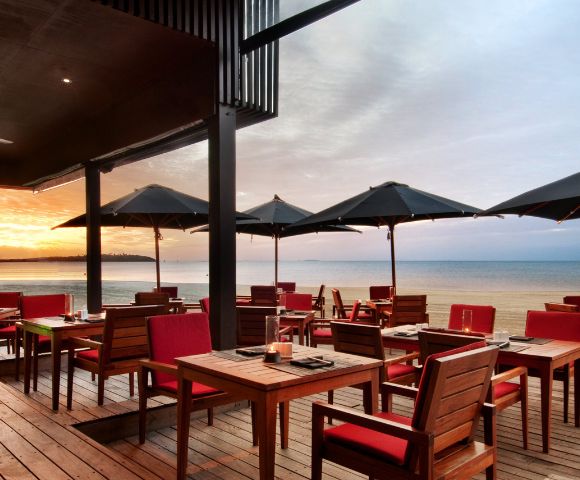 MY-HOLIDAY-Maravu-Restaurant-on-the-beach-during-sunset-at-Hilton-Fiji-Beach-Resort-and-Spa