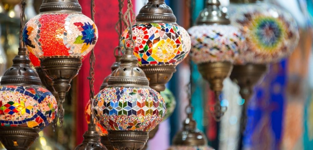 A Luxury Journey of Shimmering Skylines & Desert Sunsets Image 2