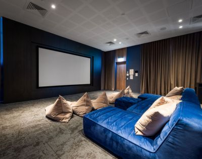 my-queensland-ultiqa-signature-broadbeach-cinema-room-on-the-gold-coast