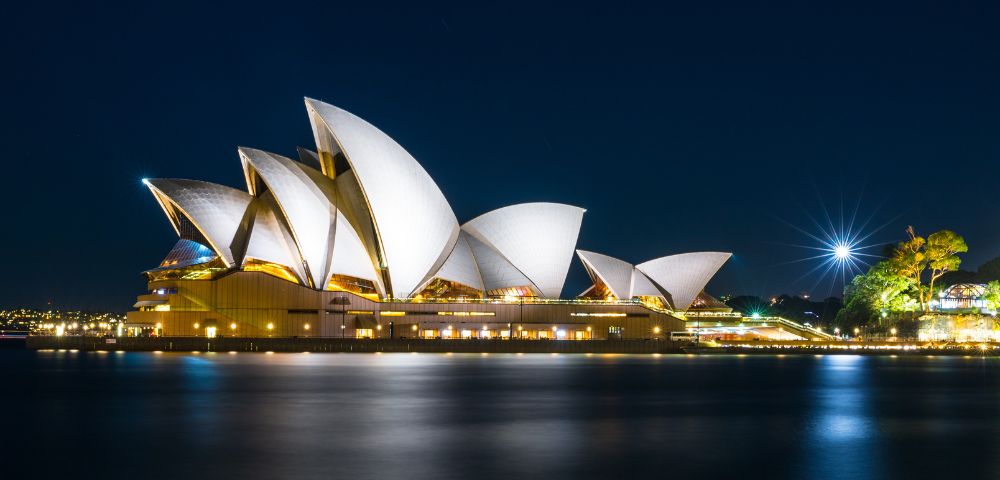 my-holiday-sydney-opera-house-at-night-in-sydney