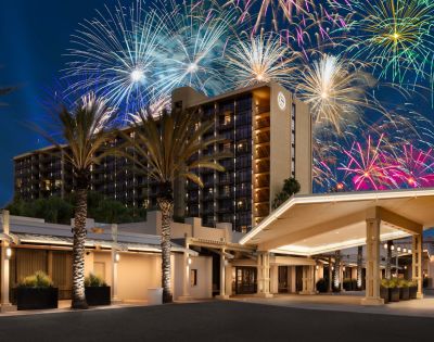 USA-Front-view-of-the-Sheraton-Park-at-the-Anaheim-with-fireworks-in-the-background