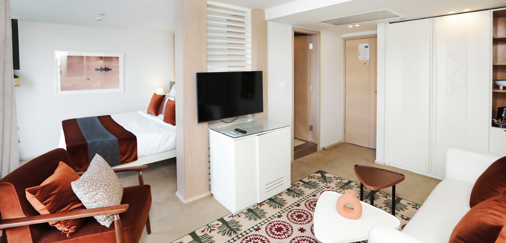 SB - French & Outside Balcony  Image