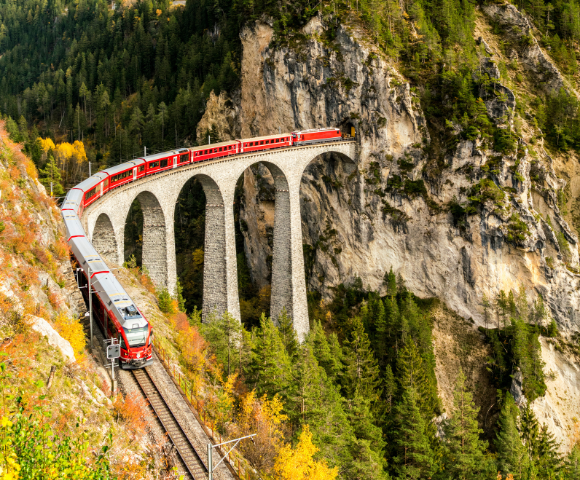 15 Day Switzerland & Italy: Panoramic Trains, Alpine Vistas & Lakeside Bliss Main Image