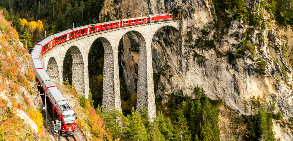 15 Day Switzerland & Italy: Panoramic Trains, Alpine Vistas & Lakeside Bliss Main Image