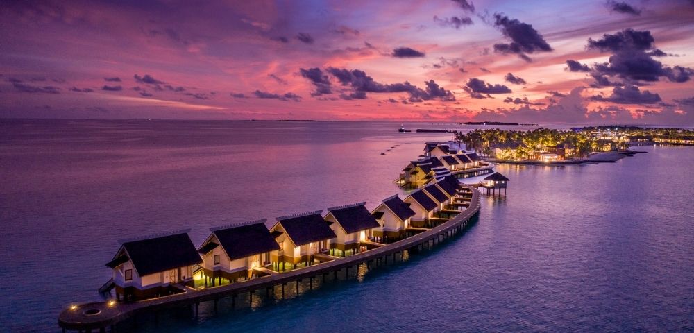 Golden Sands of Dubai & All Inclusive Maldives Image 1