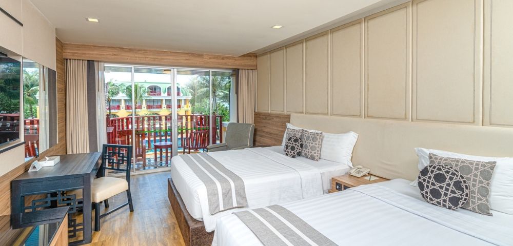 Deluxe Pool View Room Image