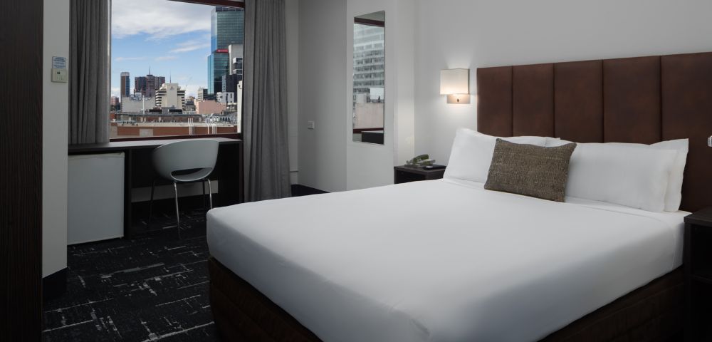 Superior King Room Image