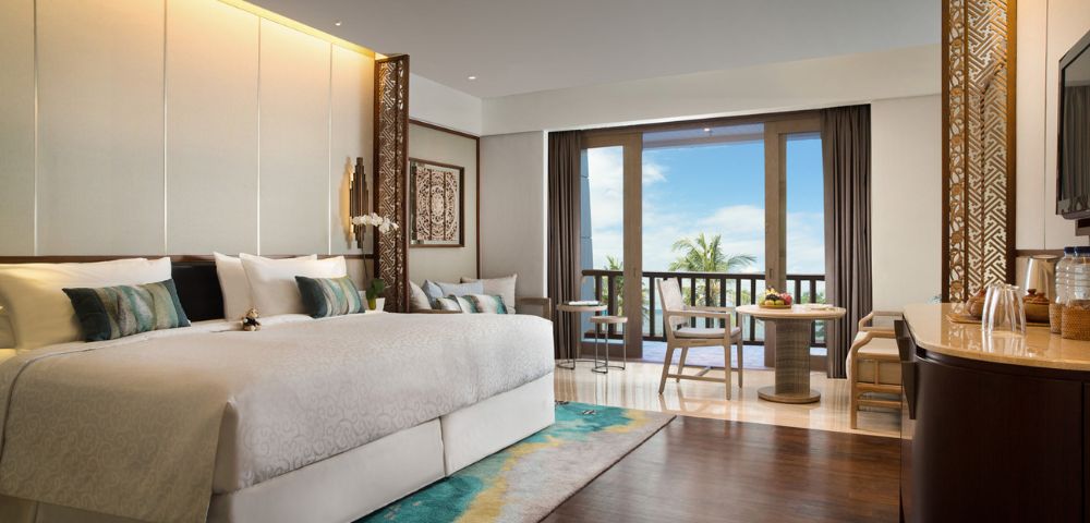 Deluxe Oceanfront Image