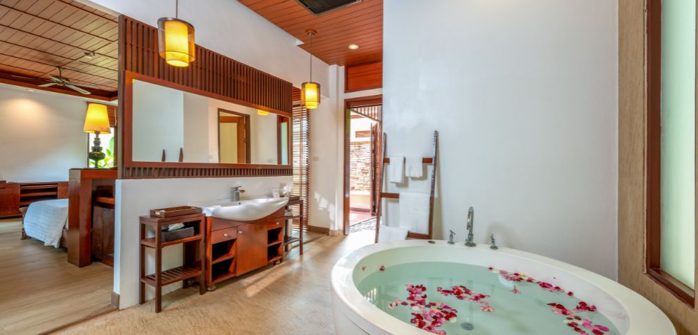 Jacuzzi Villa - Hero Image