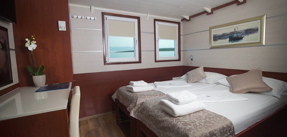 Window Cabin - Hero Image