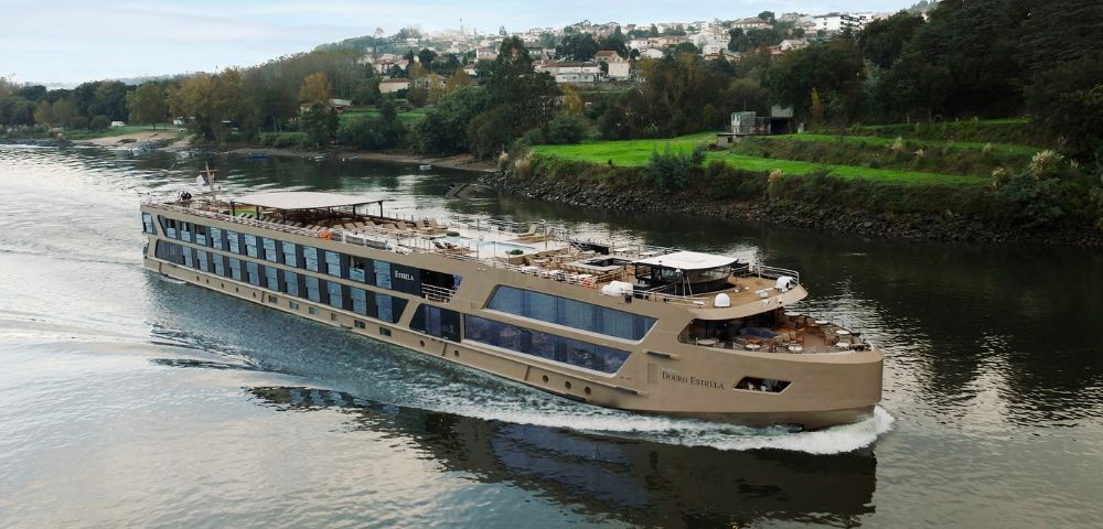 Window Stateroom (CF) Image