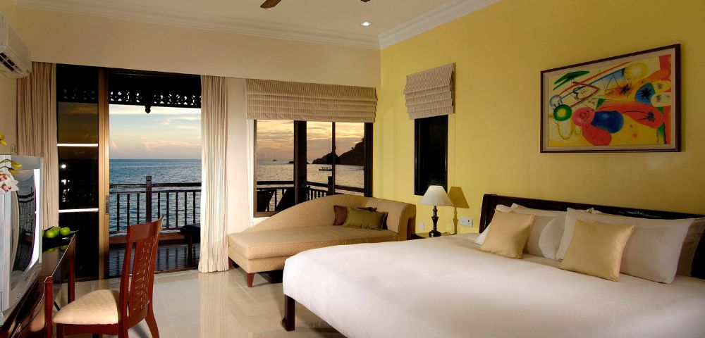 Premier Chalet on Water Image