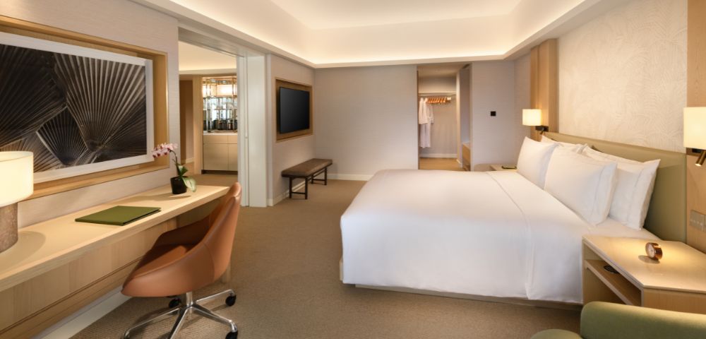 Deluxe Suite - Hero Image