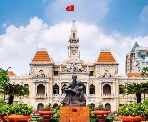 Luxury Vietnam Explorer Hong Kong to Singapore Image 2