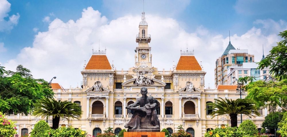 Luxury Vietnam Explorer Hong Kong to Singapore Image 2