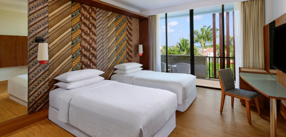 Deluxe Pool View Room Image