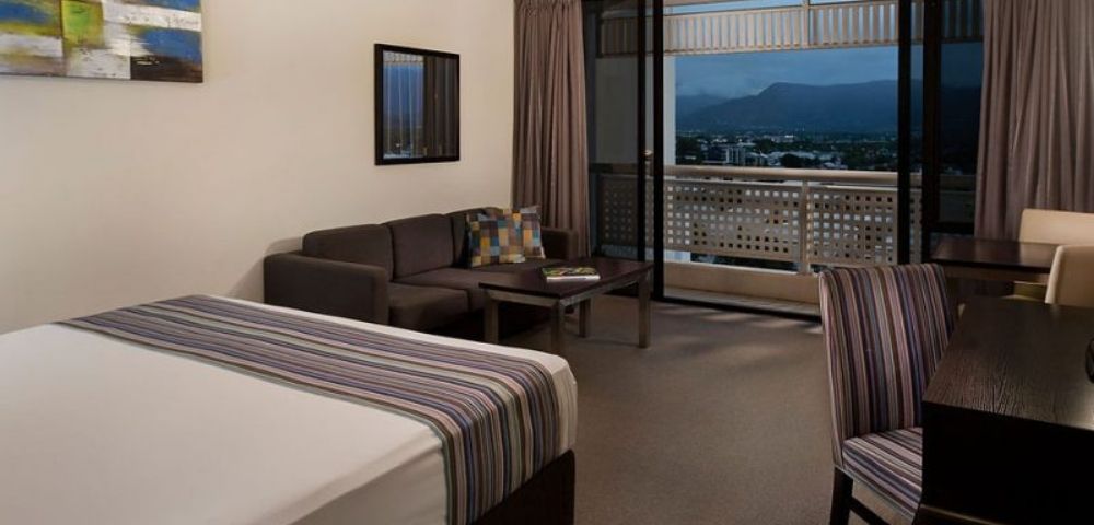 Mountain View Room Queen - Hero Image