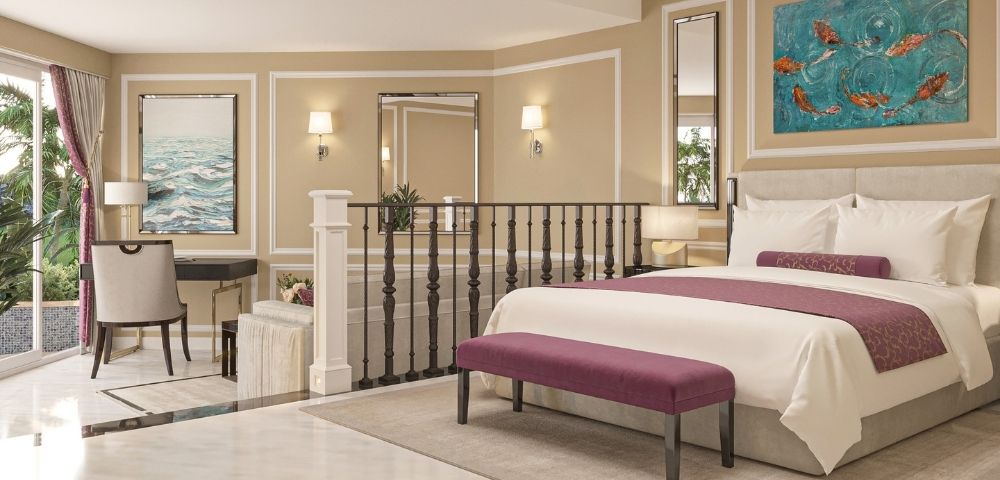 Luxury King Suite Image