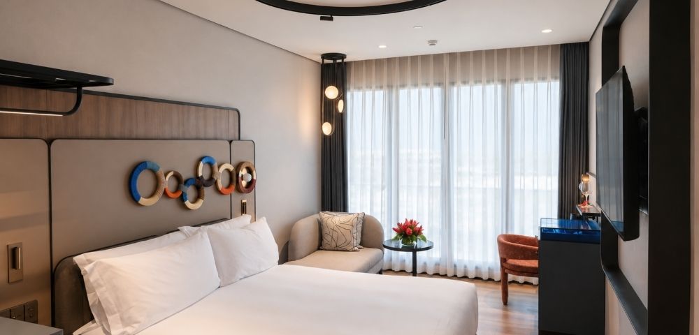 Superior King Room Image