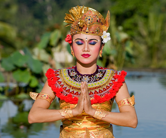 Singapore, Indonesia & Cairns Explorer Main Image